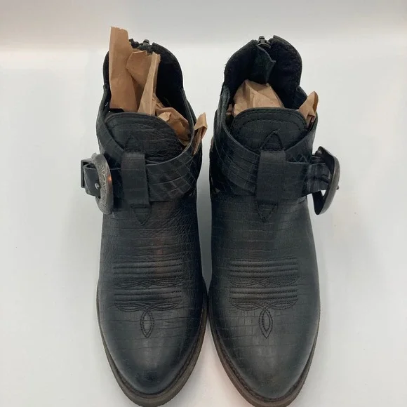 Ariat Dulce Black Leather Western Ankle Boots Buckle Detail Size 6.5‎ - Picture 15 of 15